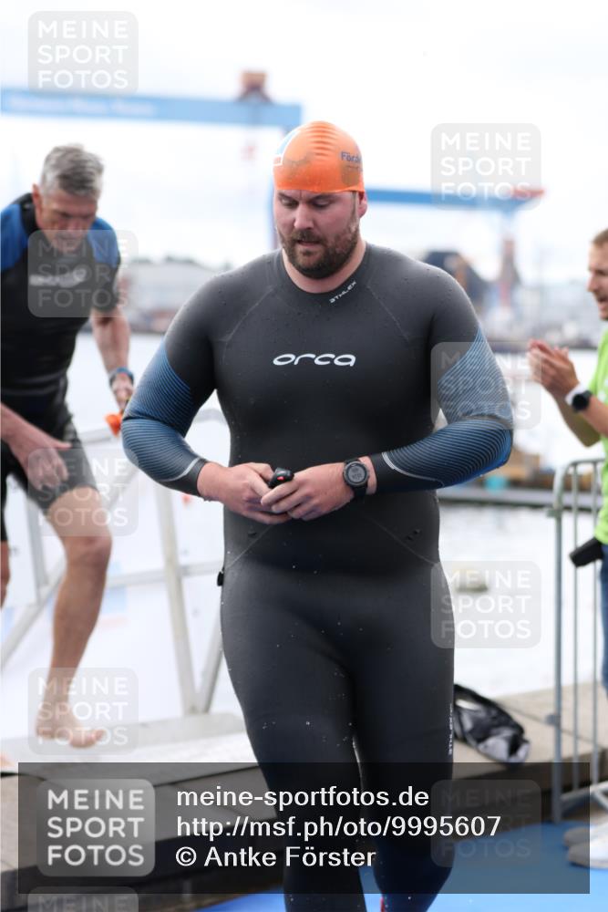 16.08.2026 - KN Förde Triathlon 2026 Antke Förster http://msf.ph/oto/9995607 16.08.2026 11:03:09 Schwimmen 315, 316, 357, 360, 370, 388, 389, 381 meine-sportfotos.de