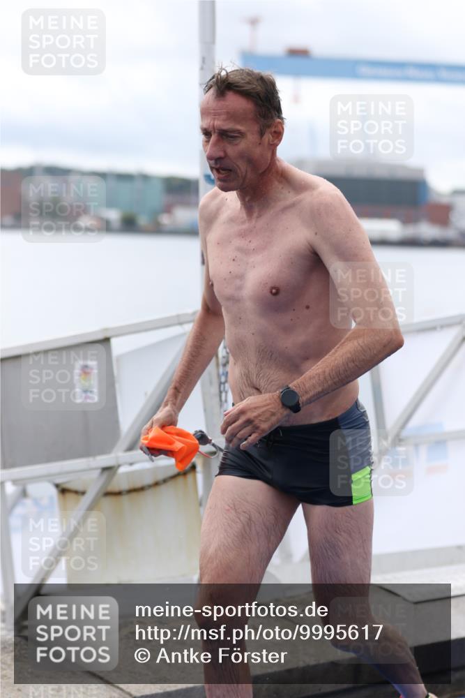 16.08.2026 - KN Förde Triathlon 2026 Antke Förster http://msf.ph/oto/9995617 16.08.2026 11:03:27 Schwimmen 360, 370, 381, 379, 398, 403 meine-sportfotos.de
