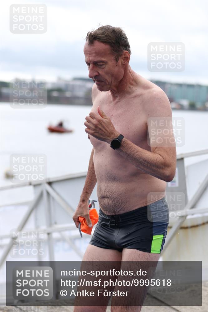 16.08.2026 - KN Förde Triathlon 2026 Antke Förster http://msf.ph/oto/9995618 16.08.2026 11:03:28 Schwimmen 360, 370, 381, 379, 398, 403, 409 meine-sportfotos.de