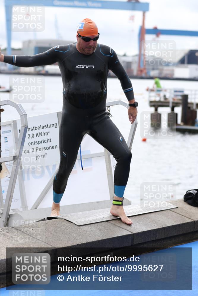 16.08.2026 - KN Förde Triathlon 2026 Antke Förster http://msf.ph/oto/9995627 16.08.2026 11:03:49 Schwimmen 379, 403, 334, 398, 401, 409, 412, 422 meine-sportfotos.de