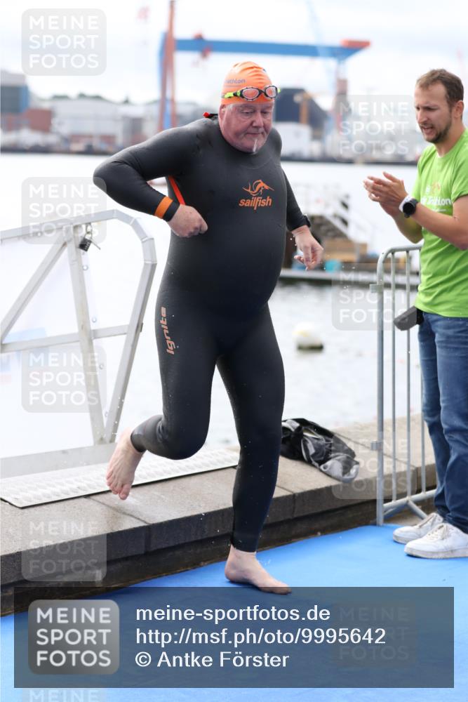 16.08.2026 - KN Förde Triathlon 2026 Antke Förster http://msf.ph/oto/9995642 16.08.2026 11:04:02 Schwimmen 379, 398, 403, 409, 422, 334, 401, 411, 412 meine-sportfotos.de