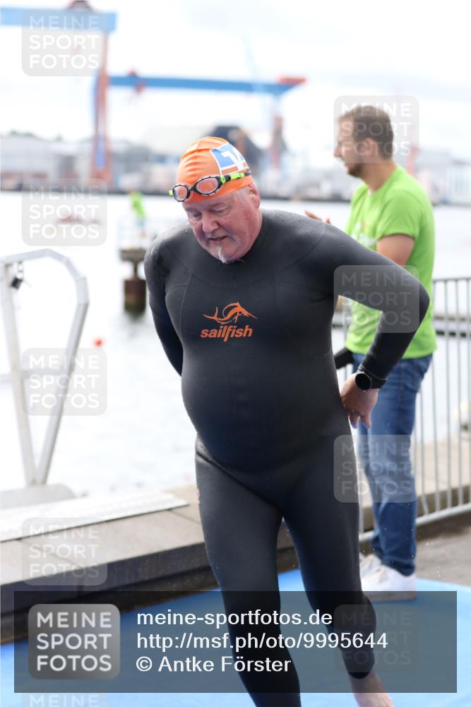 16.08.2026 - KN Förde Triathlon 2026 Antke Förster http://msf.ph/oto/9995644 16.08.2026 11:04:03 Schwimmen 379, 398, 403, 409, 422, 334, 401, 411, 412 meine-sportfotos.de