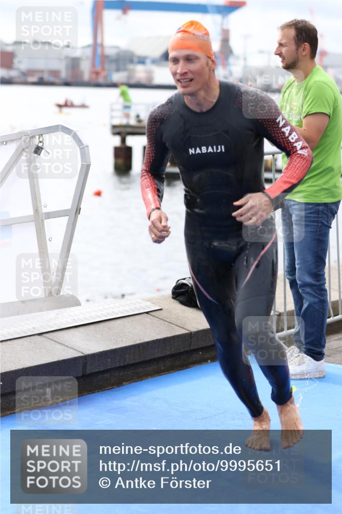 16.08.2026 - KN Förde Triathlon 2026 Antke Förster http://msf.ph/oto/9995651 16.08.2026 11:04:07 Schwimmen 398, 401, 403, 409, 412, 422, 334, 401, 411, 413 meine-sportfotos.de