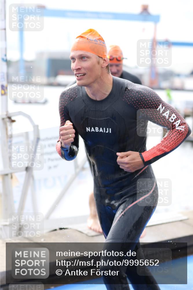 16.08.2026 - KN Förde Triathlon 2026 Antke Förster http://msf.ph/oto/9995652 16.08.2026 11:04:08 Schwimmen 398, 401, 403, 409, 412, 422, 334, 408, 411, 413 meine-sportfotos.de