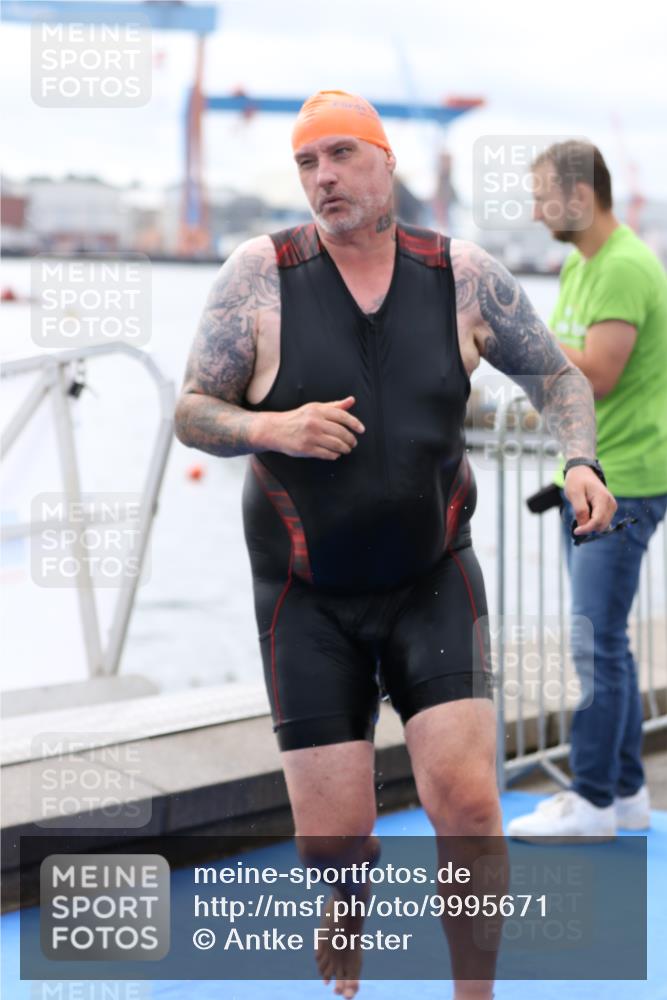 16.08.2026 - KN Förde Triathlon 2026 Antke Förster http://msf.ph/oto/9995671 16.08.2026 11:04:32 Schwimmen 334, 401, 411, 413, 408, 430 meine-sportfotos.de