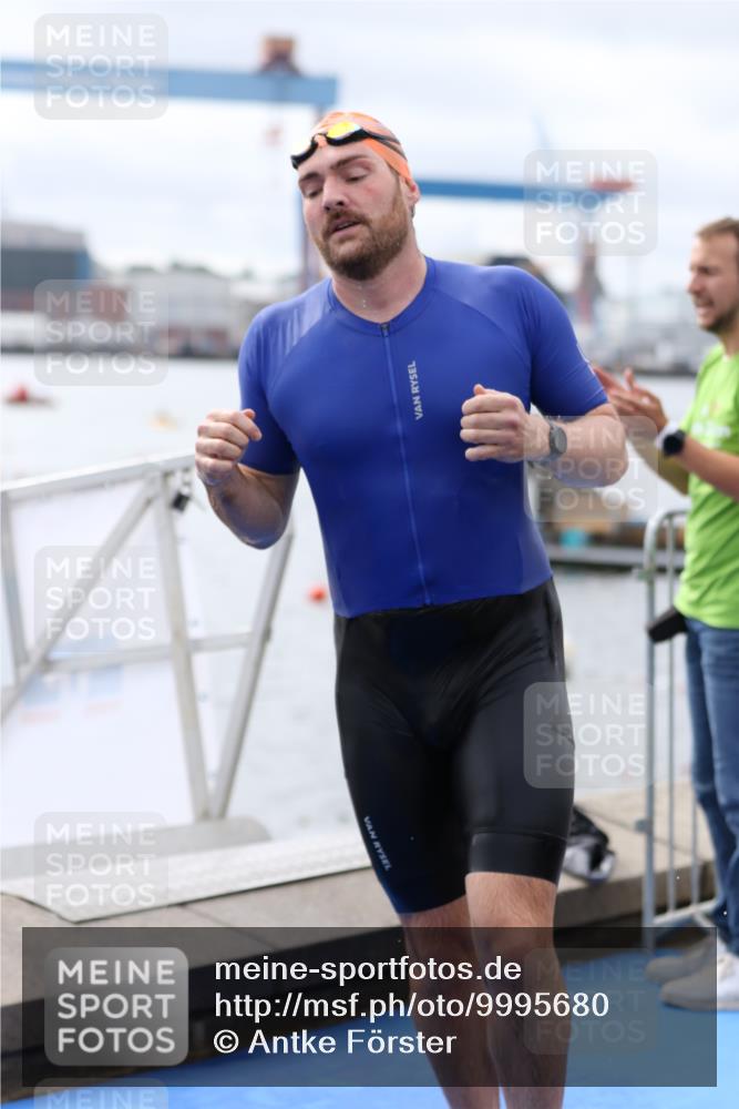 16.08.2026 - KN Förde Triathlon 2026 Antke Förster http://msf.ph/oto/9995680 16.08.2026 11:04:53 Schwimmen 408, 413, 430, 374, 386, 407 meine-sportfotos.de