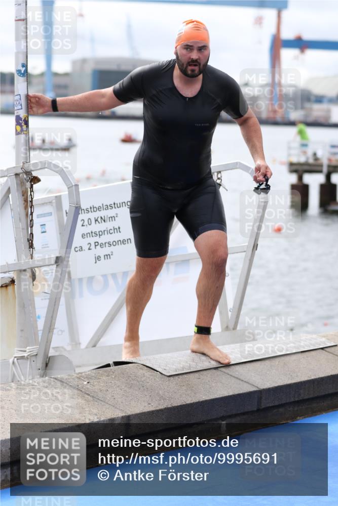 16.08.2026 - KN Förde Triathlon 2026 Antke Förster http://msf.ph/oto/9995691 16.08.2026 11:05:03 Schwimmen 374, 386, 430, 406, 407 meine-sportfotos.de