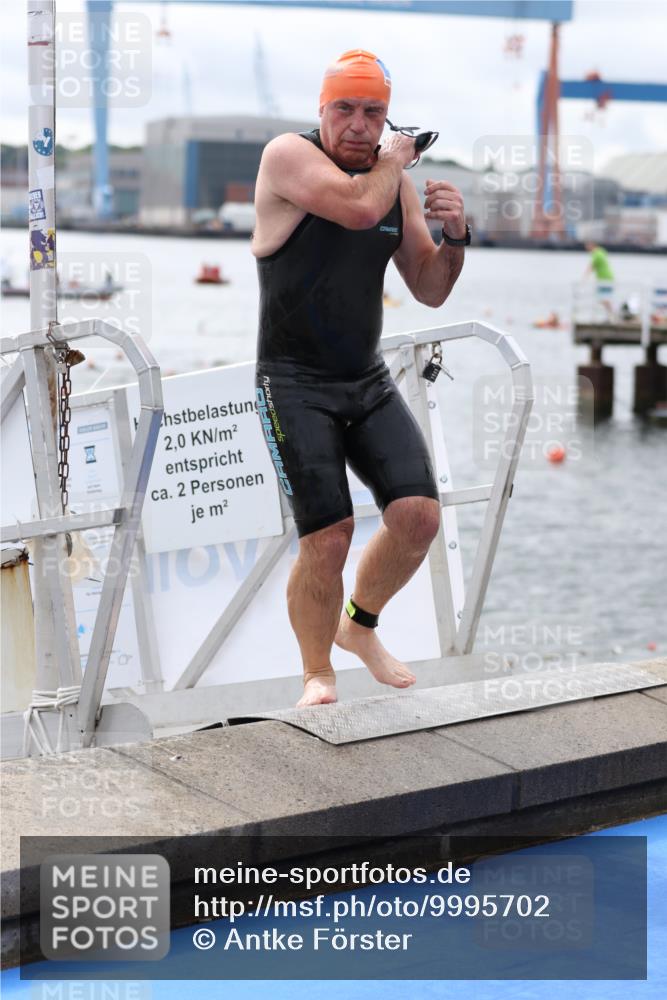 16.08.2026 - KN Förde Triathlon 2026 Antke Förster http://msf.ph/oto/9995702 16.08.2026 11:05:23 Schwimmen 374, 386, 406, 407, 393, 432 meine-sportfotos.de
