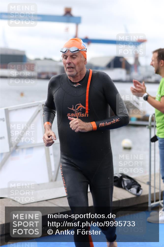 16.08.2026 - KN Förde Triathlon 2026 Antke Förster http://msf.ph/oto/9995733 16.08.2026 11:06:20 Schwimmen 400, 402, 803, 351, 396, 399, 803 meine-sportfotos.de