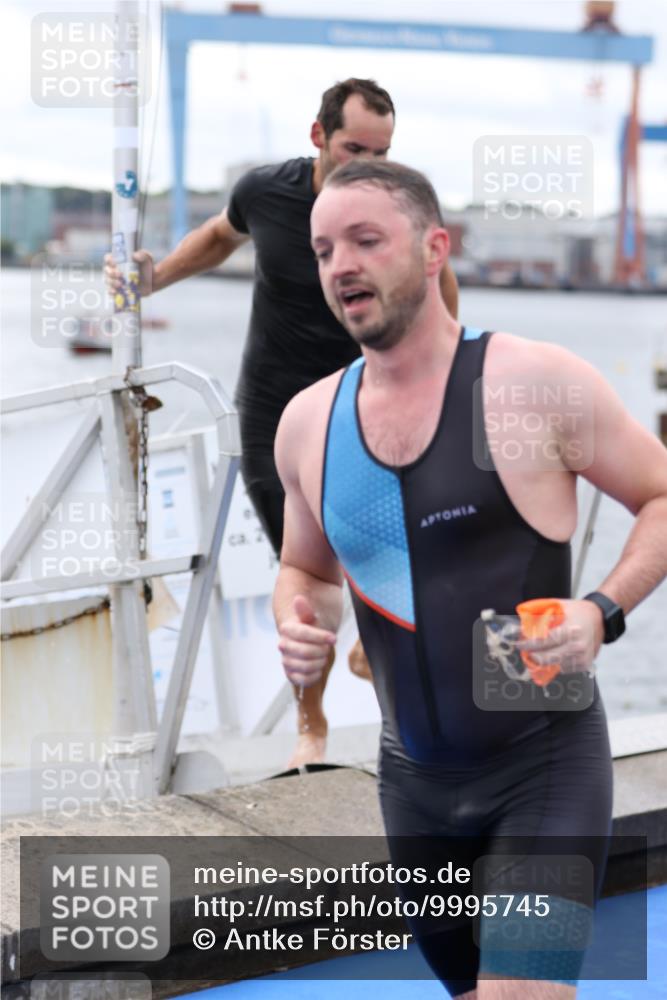16.08.2026 - KN Förde Triathlon 2026 Antke Förster http://msf.ph/oto/9995745 16.08.2026 11:06:42 Schwimmen 396, 402, 803, 351, 399, 416, 435, 437 meine-sportfotos.de
