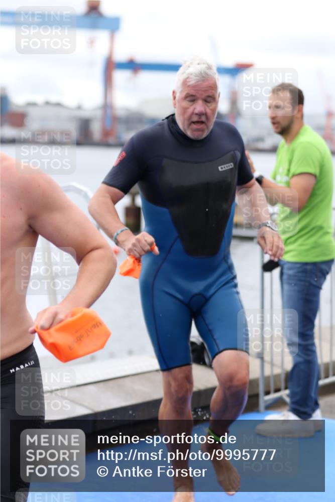 16.08.2026 - KN Förde Triathlon 2026 Antke Förster http://msf.ph/oto/9995777 16.08.2026 11:07:13 Schwimmen 385, 416, 425, 435, 437, 801, 378, 404, 802 meine-sportfotos.de
