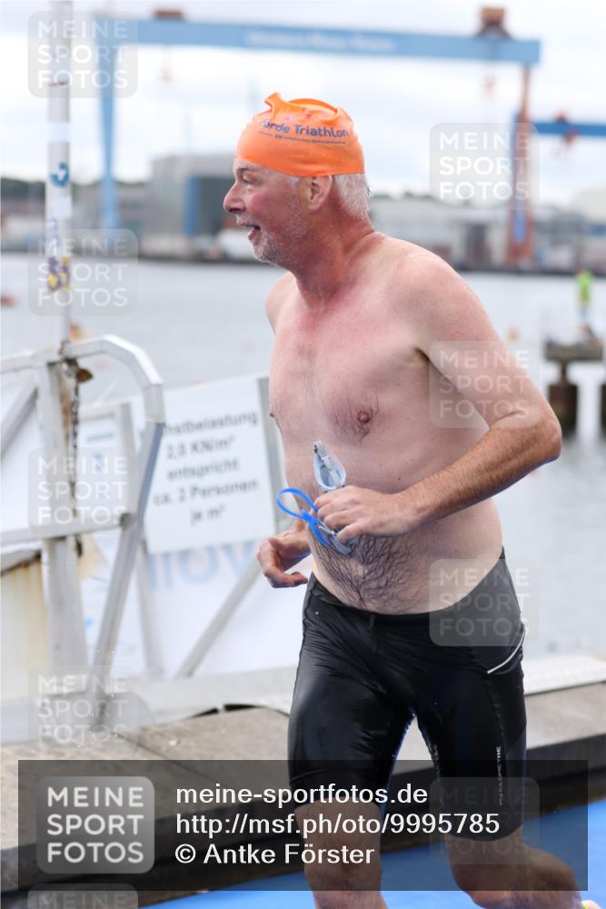 16.08.2026 - KN Förde Triathlon 2026 Antke Förster http://msf.ph/oto/9995785 16.08.2026 11:07:19 Schwimmen 378, 385, 416, 425, 435, 437, 801, 404, 417, 802 meine-sportfotos.de