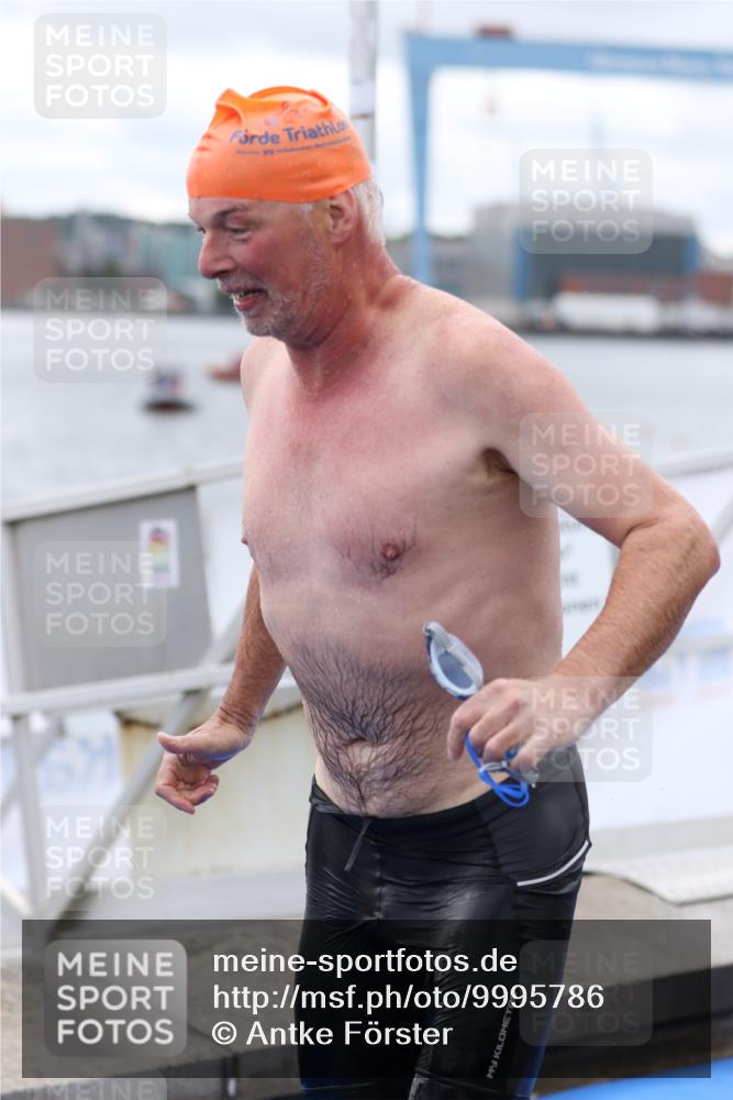 16.08.2026 - KN Förde Triathlon 2026 Antke Förster http://msf.ph/oto/9995786 16.08.2026 11:07:20 Schwimmen 378, 385, 416, 425, 435, 437, 801, 404, 417, 802 meine-sportfotos.de
