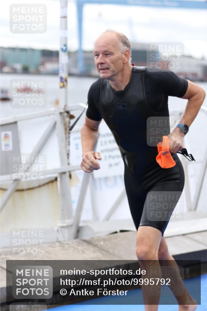 16.08.2026 - KN Förde Triathlon 2026 Antke Förster http://msf.ph/oto/9995792 16.08.2026 11:07:24 Schwimmen 378, 385, 416, 425, 435, 437, 801, 802, 404, 417 meine-sportfotos.de