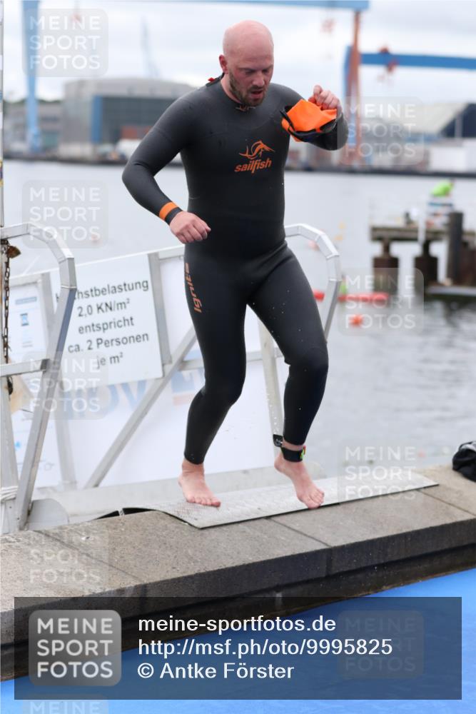 16.08.2026 - KN Förde Triathlon 2026 Antke Förster http://msf.ph/oto/9995825 16.08.2026 11:08:40 Schwimmen 428, 429, 429 meine-sportfotos.de