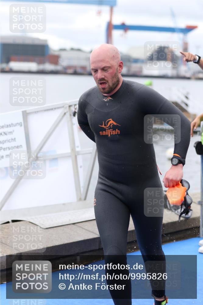 16.08.2026 - KN Förde Triathlon 2026 Antke Förster http://msf.ph/oto/9995826 16.08.2026 11:08:40 Schwimmen 428, 429, 429 meine-sportfotos.de