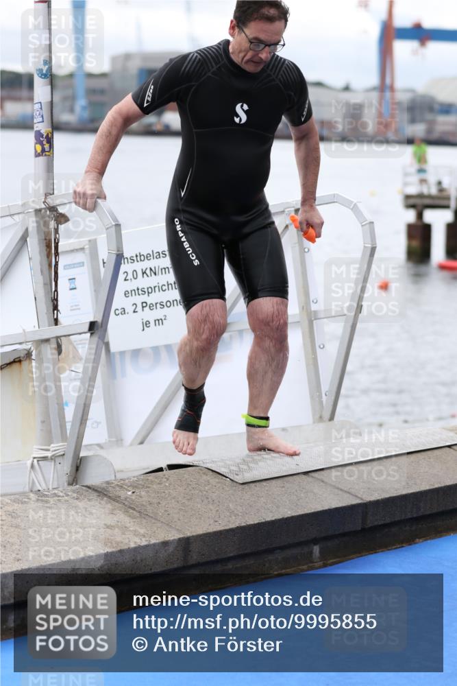 16.08.2026 - KN Förde Triathlon 2026 Antke Förster http://msf.ph/oto/9995855 16.08.2026 11:11:16 Schwimmen 424, 439, 426 meine-sportfotos.de