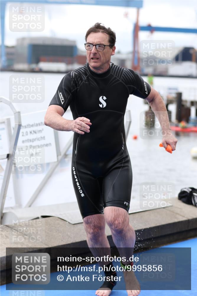 16.08.2026 - KN Förde Triathlon 2026 Antke Förster http://msf.ph/oto/9995856 16.08.2026 11:11:17 Schwimmen 424, 439, 426 meine-sportfotos.de