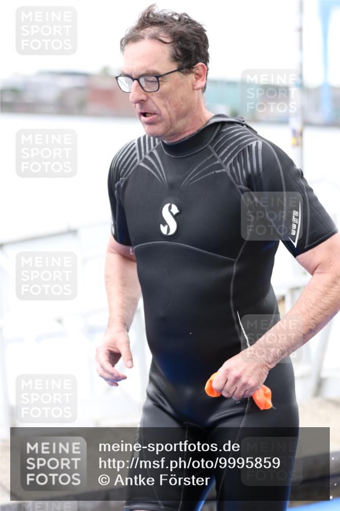 16.08.2026 - KN Förde Triathlon 2026 Antke Förster http://msf.ph/oto/9995859 16.08.2026 11:11:18 Schwimmen 424, 439, 426 meine-sportfotos.de