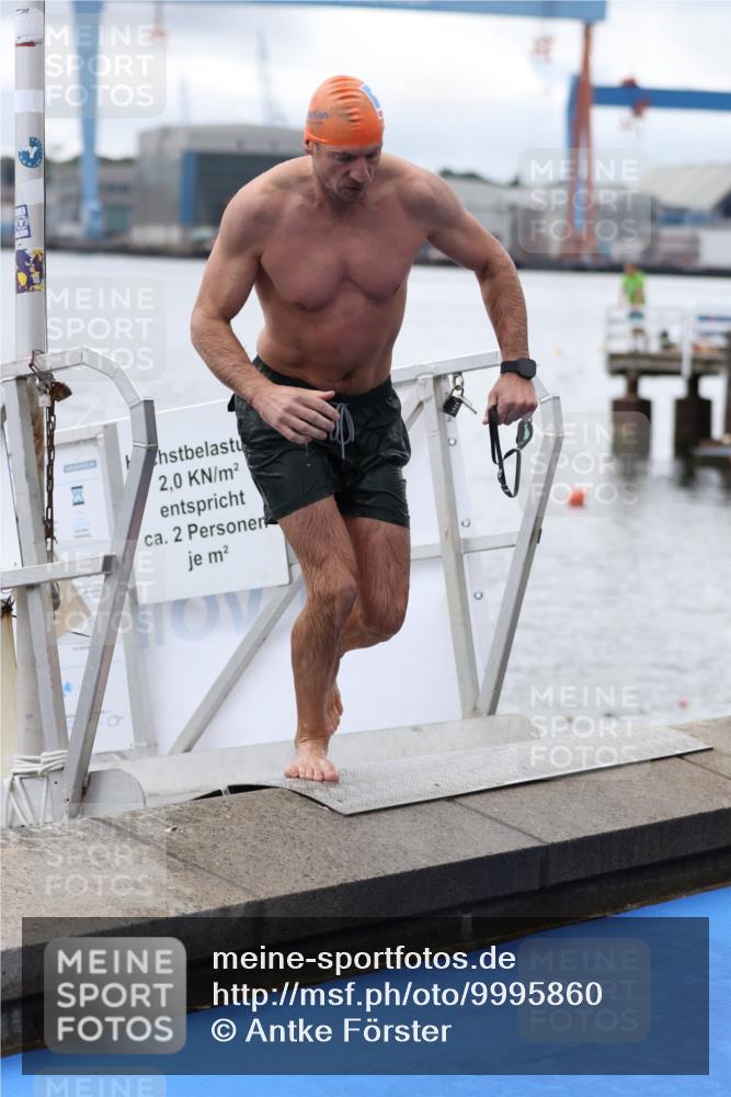16.08.2026 - KN Förde Triathlon 2026 Antke Förster http://msf.ph/oto/9995860 16.08.2026 11:11:24 Schwimmen 424, 426, 439 meine-sportfotos.de