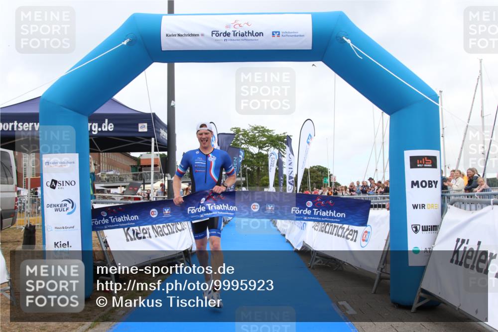 16.08.2026 - KN Förde Triathlon 2026 Markus Tischler http://msf.ph/oto/9995923 16.08.2026 11:49:31 Ziel 307, 307 meine-sportfotos.de