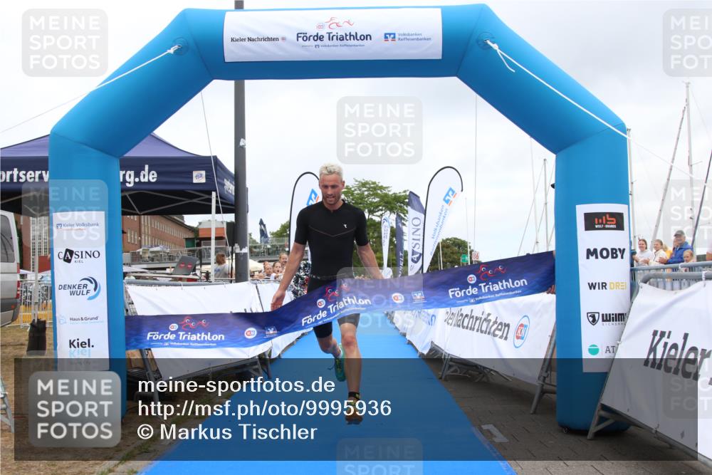 16.08.2026 - KN Förde Triathlon 2026 Markus Tischler http://msf.ph/oto/9995936 16.08.2026 11:50:42 Ziel 330, 330 meine-sportfotos.de