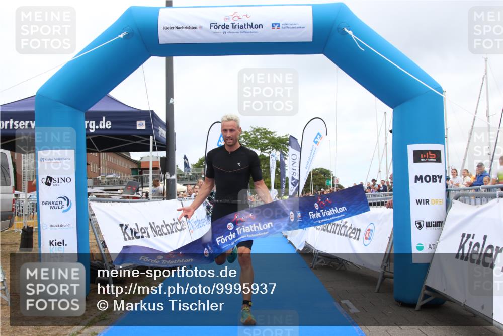 16.08.2026 - KN Förde Triathlon 2026 Markus Tischler http://msf.ph/oto/9995937 16.08.2026 11:50:42 Ziel 330, 330 meine-sportfotos.de