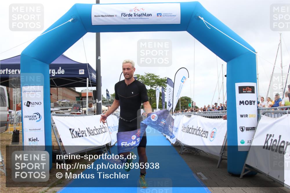 16.08.2026 - KN Förde Triathlon 2026 Markus Tischler http://msf.ph/oto/9995938 16.08.2026 11:50:42 Ziel 330, 330 meine-sportfotos.de