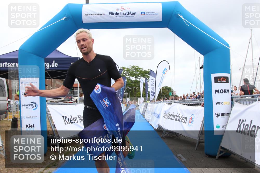 16.08.2026 - KN Förde Triathlon 2026 Markus Tischler http://msf.ph/oto/9995941 16.08.2026 11:50:43 Ziel 330, 330 meine-sportfotos.de