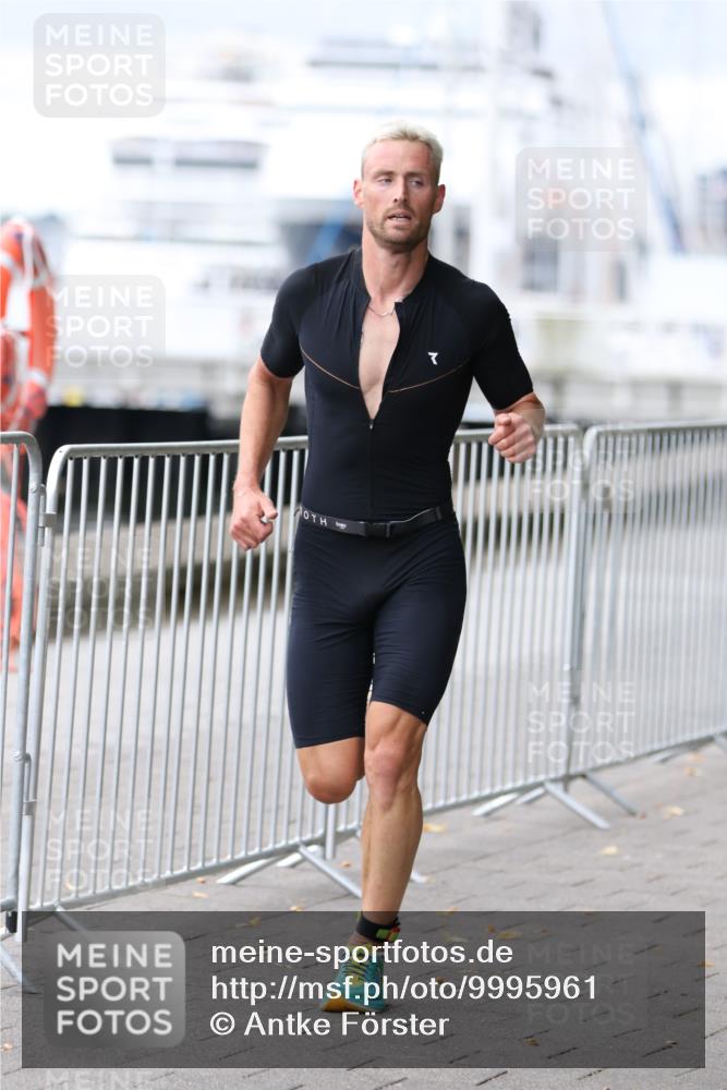 16.08.2026 - KN Förde Triathlon 2026 Antke Förster http://msf.ph/oto/9995961 16.08.2026 11:36:34 Laufen  meine-sportfotos.de