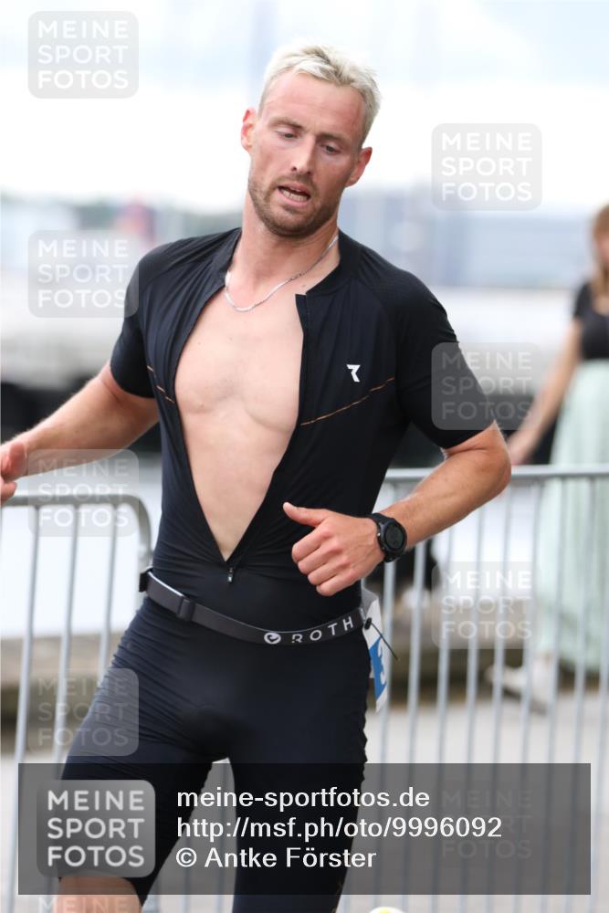 16.08.2026 - KN Förde Triathlon 2026 Antke Förster http://msf.ph/oto/9996092 16.08.2026 11:43:18 Laufen  meine-sportfotos.de