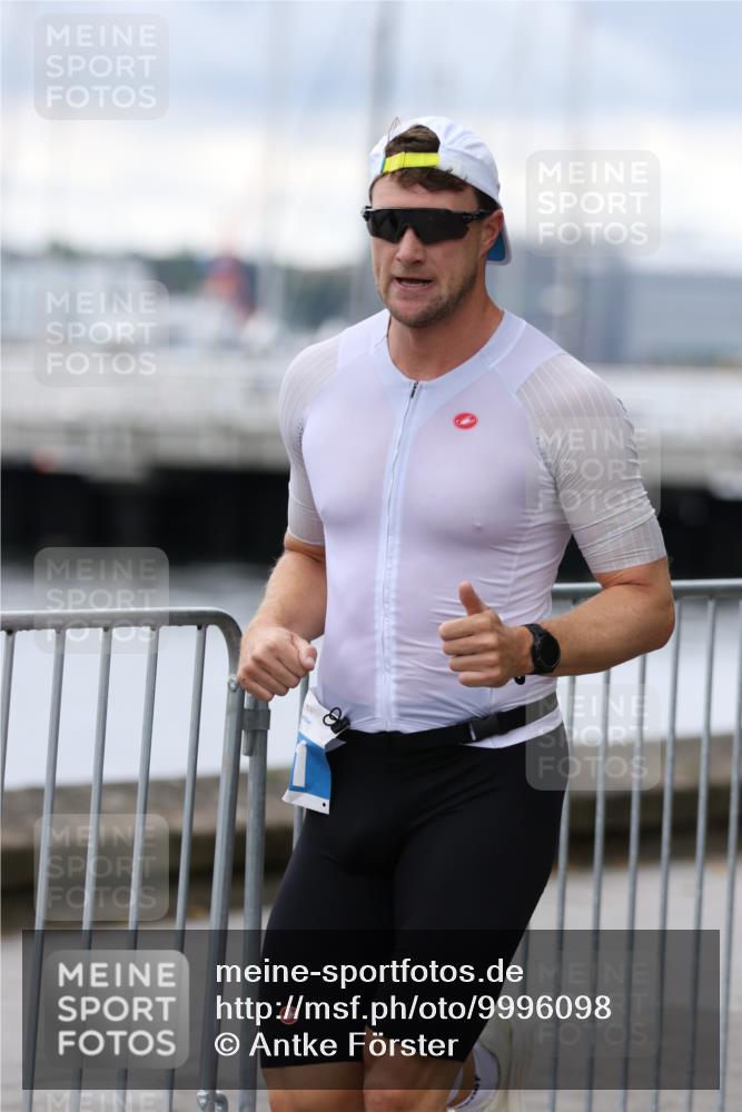 16.08.2026 - KN Förde Triathlon 2026 Antke Förster http://msf.ph/oto/9996098 16.08.2026 11:43:34 Laufen  meine-sportfotos.de