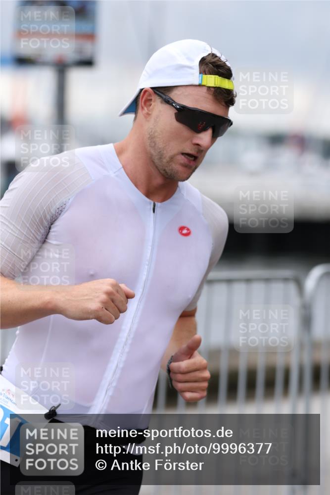 16.08.2026 - KN Förde Triathlon 2026 Antke Förster http://msf.ph/oto/9996377 16.08.2026 11:50:55 Laufen  meine-sportfotos.de