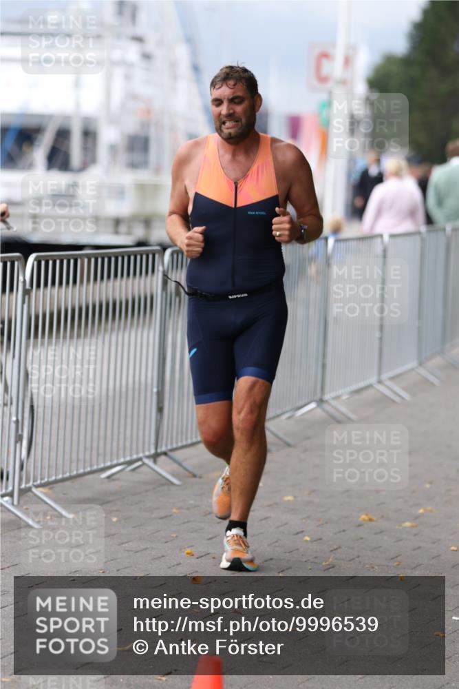 16.08.2026 - KN Förde Triathlon 2026 Antke Förster http://msf.ph/oto/9996539 16.08.2026 11:54:19 Laufen  meine-sportfotos.de