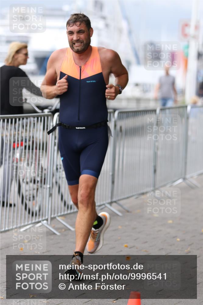 16.08.2026 - KN Förde Triathlon 2026 Antke Förster http://msf.ph/oto/9996541 16.08.2026 11:54:20 Laufen  meine-sportfotos.de