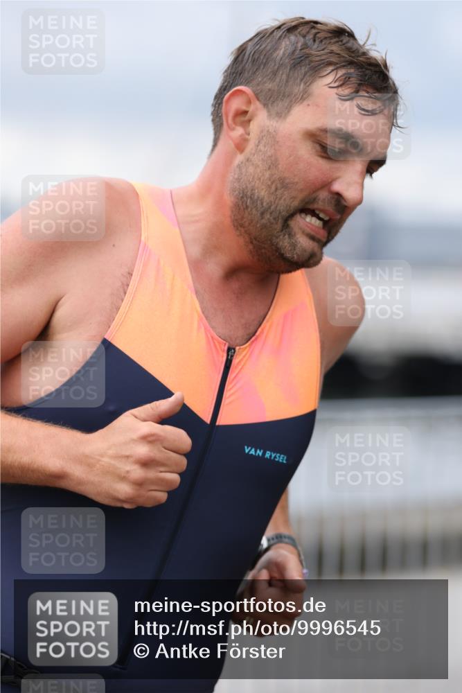 16.08.2026 - KN Förde Triathlon 2026 Antke Förster http://msf.ph/oto/9996545 16.08.2026 11:54:23 Laufen  meine-sportfotos.de