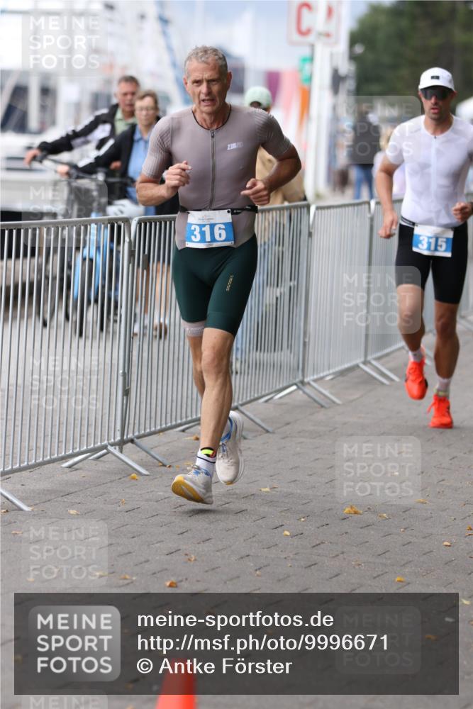 16.08.2026 - KN Förde Triathlon 2026 Antke Förster http://msf.ph/oto/9996671 16.08.2026 11:56:55 Laufen  meine-sportfotos.de