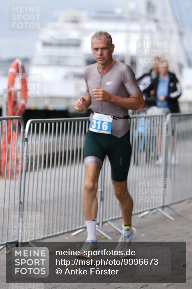 16.08.2026 - KN Förde Triathlon 2026 Antke Förster http://msf.ph/oto/9996673 16.08.2026 11:56:56 Laufen  meine-sportfotos.de