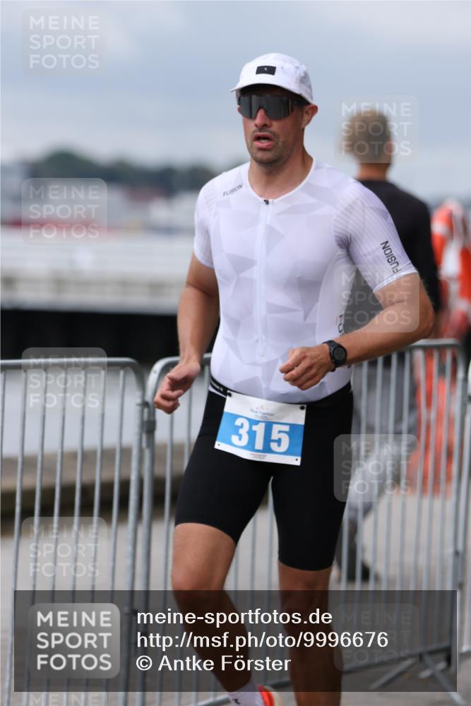 16.08.2026 - KN Förde Triathlon 2026 Antke Förster http://msf.ph/oto/9996676 16.08.2026 11:56:59 Laufen  meine-sportfotos.de
