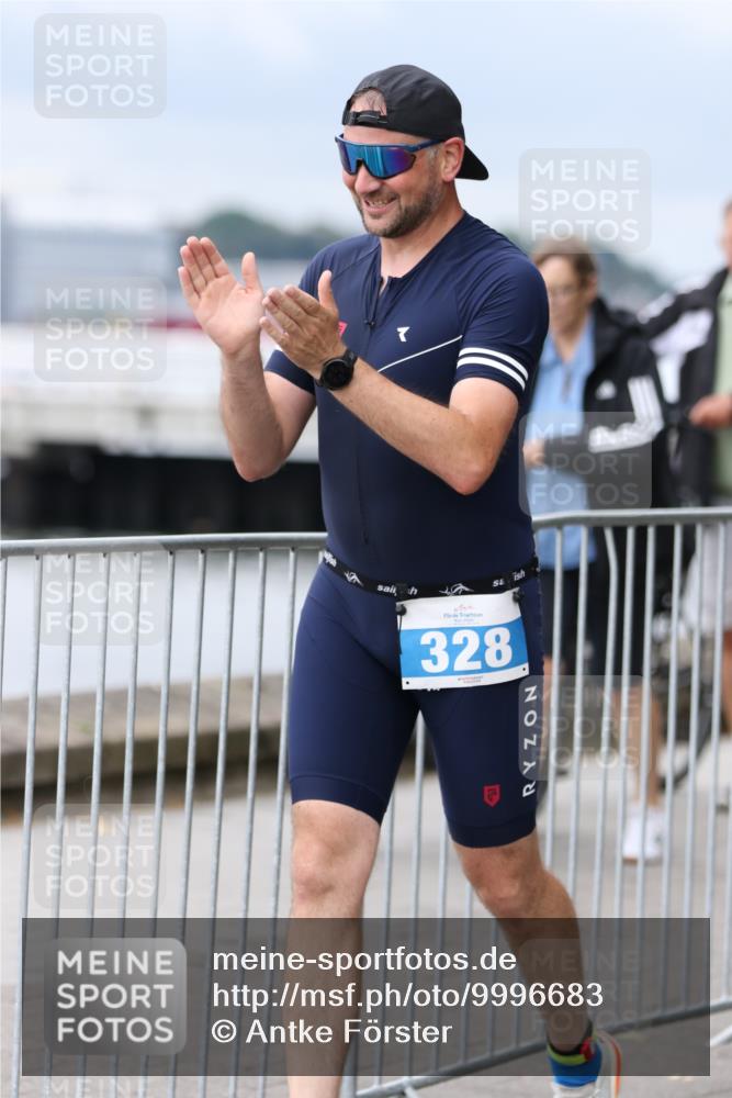 16.08.2026 - KN Förde Triathlon 2026 Antke Förster http://msf.ph/oto/9996683 16.08.2026 11:57:07 Laufen  meine-sportfotos.de