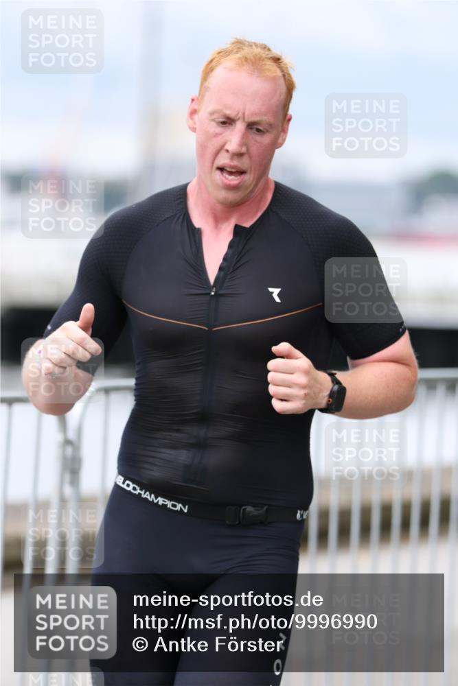 16.08.2026 - KN Förde Triathlon 2026 Antke Förster http://msf.ph/oto/9996990 16.08.2026 12:02:50 Laufen  meine-sportfotos.de