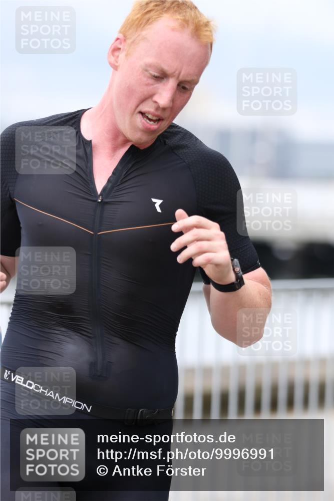 16.08.2026 - KN Förde Triathlon 2026 Antke Förster http://msf.ph/oto/9996991 16.08.2026 12:02:50 Laufen  meine-sportfotos.de