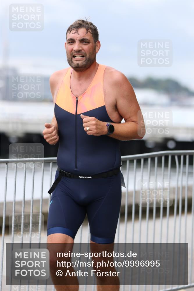 16.08.2026 - KN Förde Triathlon 2026 Antke Förster http://msf.ph/oto/9996995 16.08.2026 12:02:57 Laufen  meine-sportfotos.de