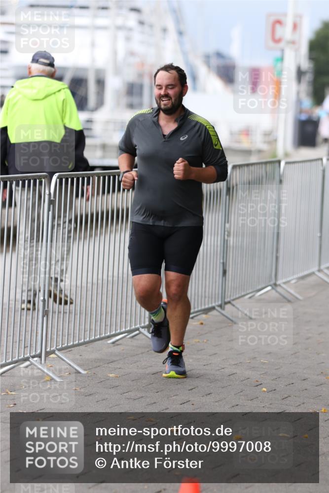 16.08.2026 - KN Förde Triathlon 2026 Antke Förster http://msf.ph/oto/9997008 16.08.2026 12:03:13 Laufen  meine-sportfotos.de