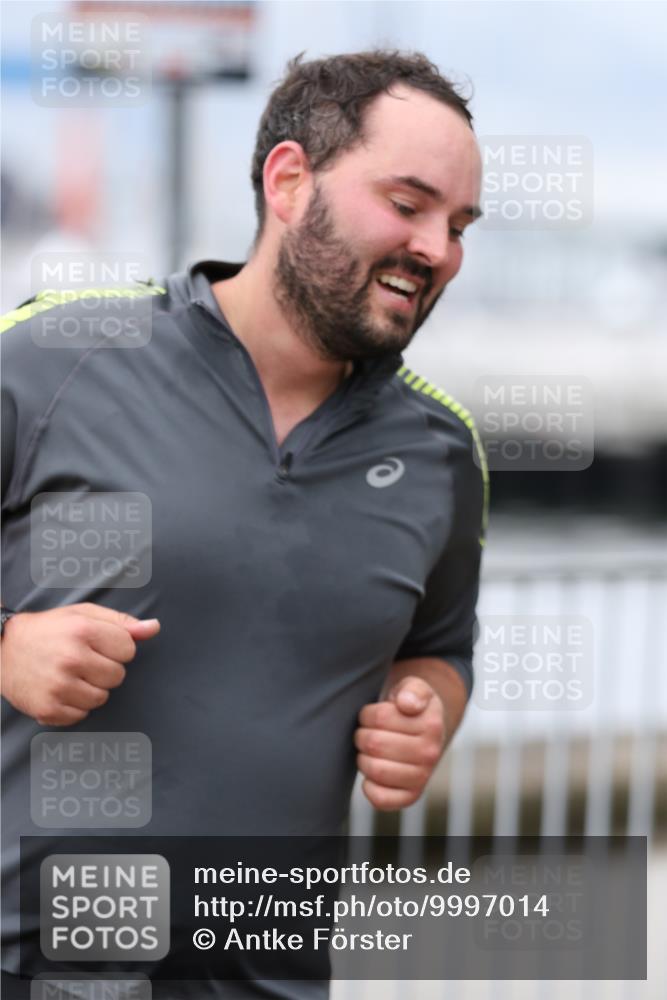 16.08.2026 - KN Förde Triathlon 2026 Antke Förster http://msf.ph/oto/9997014 16.08.2026 12:03:17 Laufen  meine-sportfotos.de