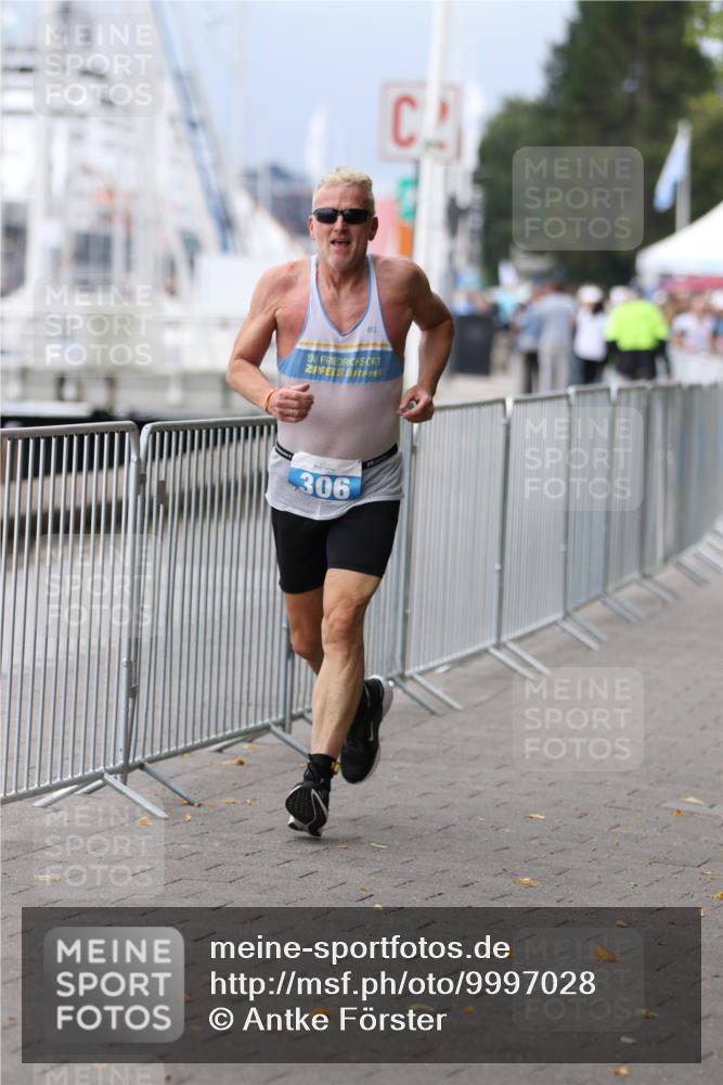 16.08.2026 - KN Förde Triathlon 2026 Antke Förster http://msf.ph/oto/9997028 16.08.2026 12:03:48 Laufen  meine-sportfotos.de