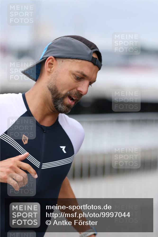 16.08.2026 - KN Förde Triathlon 2026 Antke Förster http://msf.ph/oto/9997044 16.08.2026 12:04:11 Laufen  meine-sportfotos.de