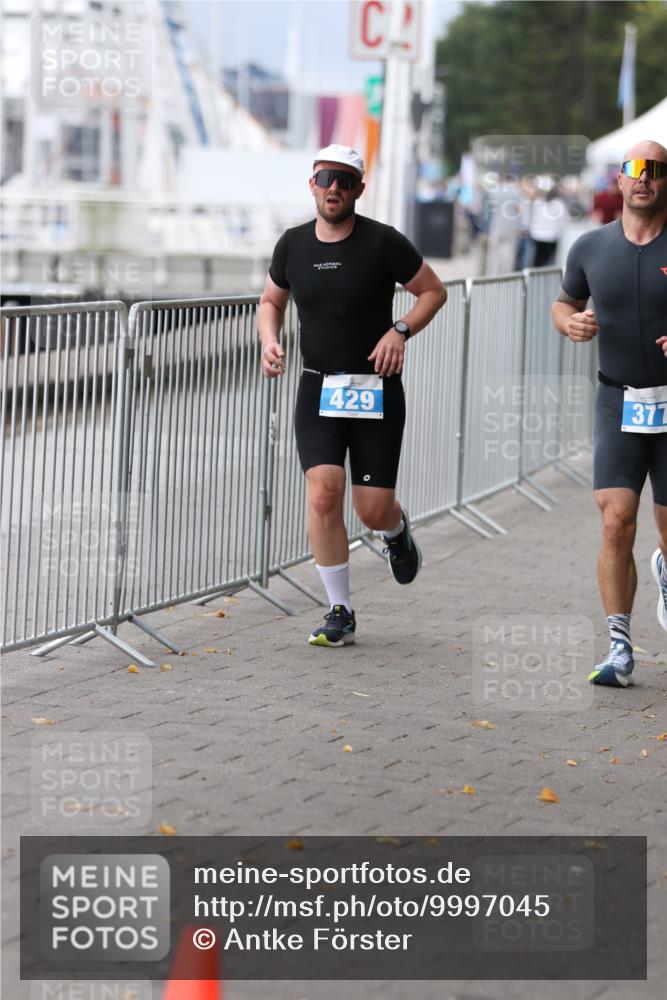 16.08.2026 - KN Förde Triathlon 2026 Antke Förster http://msf.ph/oto/9997045 16.08.2026 12:04:27 Laufen  meine-sportfotos.de