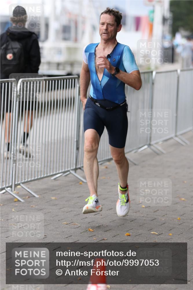 16.08.2026 - KN Förde Triathlon 2026 Antke Förster http://msf.ph/oto/9997053 16.08.2026 12:04:35 Laufen  meine-sportfotos.de