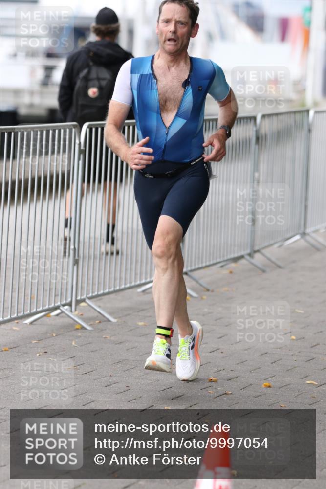 16.08.2026 - KN Förde Triathlon 2026 Antke Förster http://msf.ph/oto/9997054 16.08.2026 12:04:35 Laufen  meine-sportfotos.de